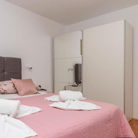 Apartment Strawberry Makarska Exteriör bild