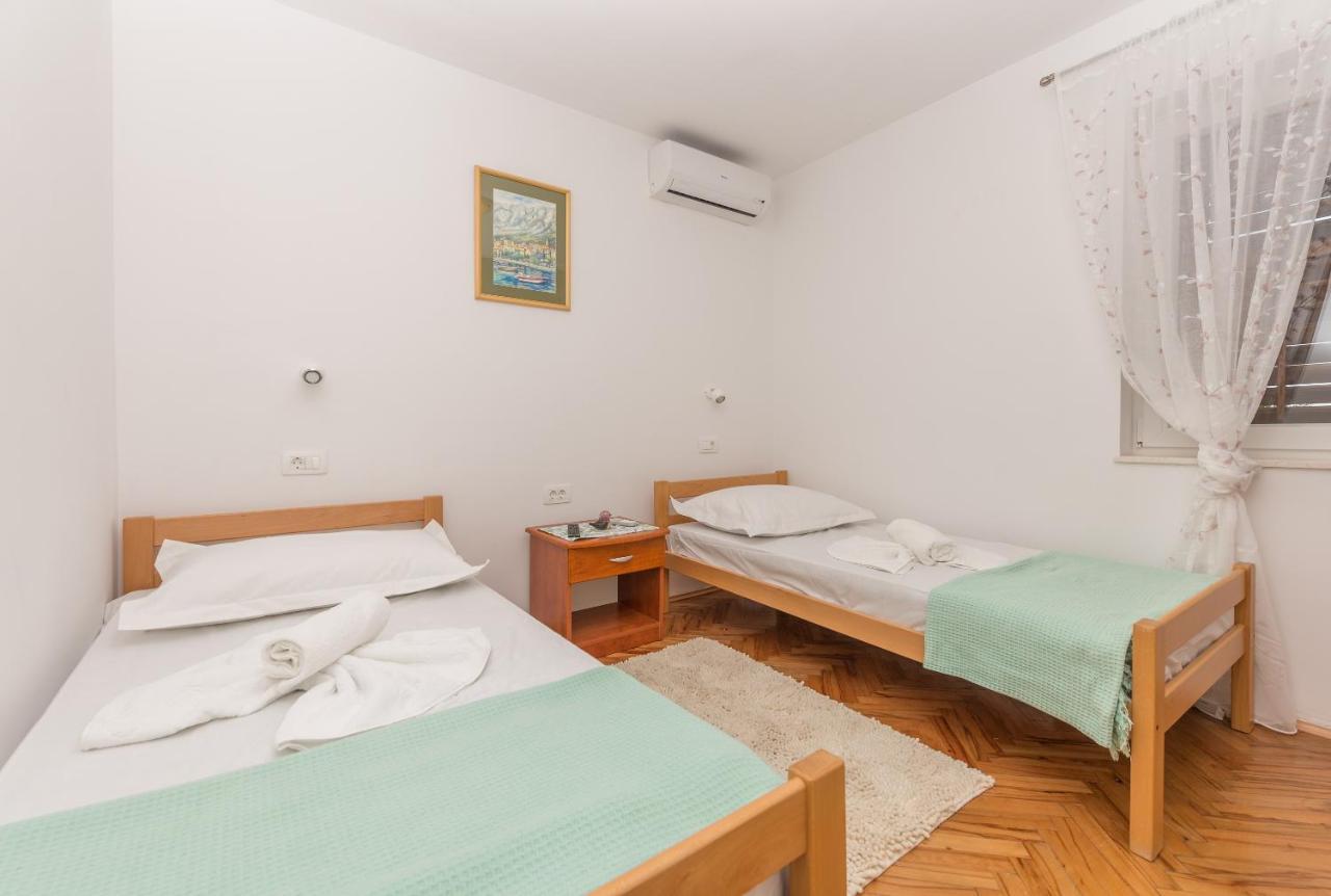 Apartment Strawberry Makarska Exteriör bild