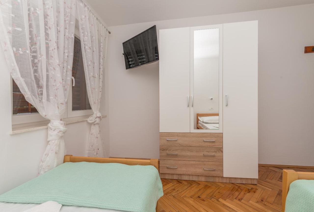 Apartment Strawberry Makarska Exteriör bild