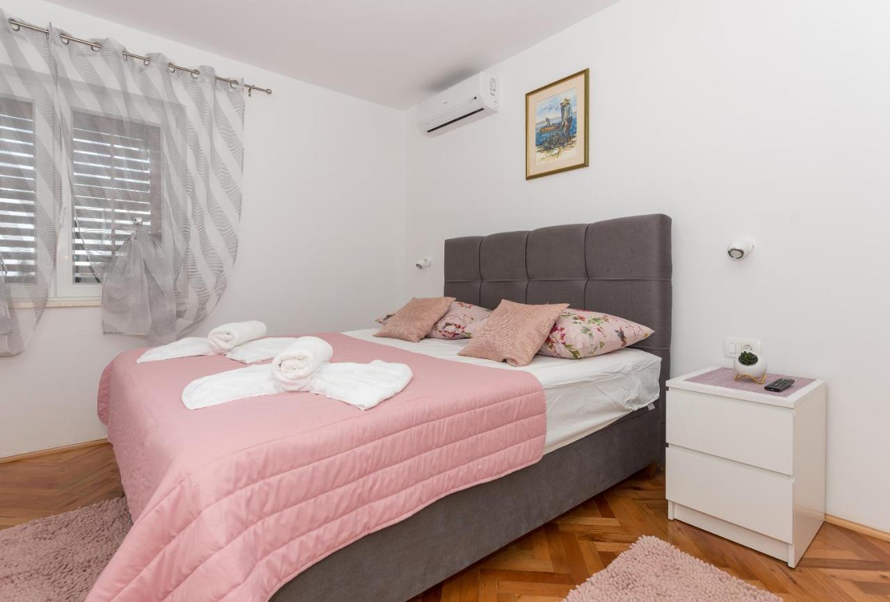 Apartment Strawberry Makarska Exteriör bild