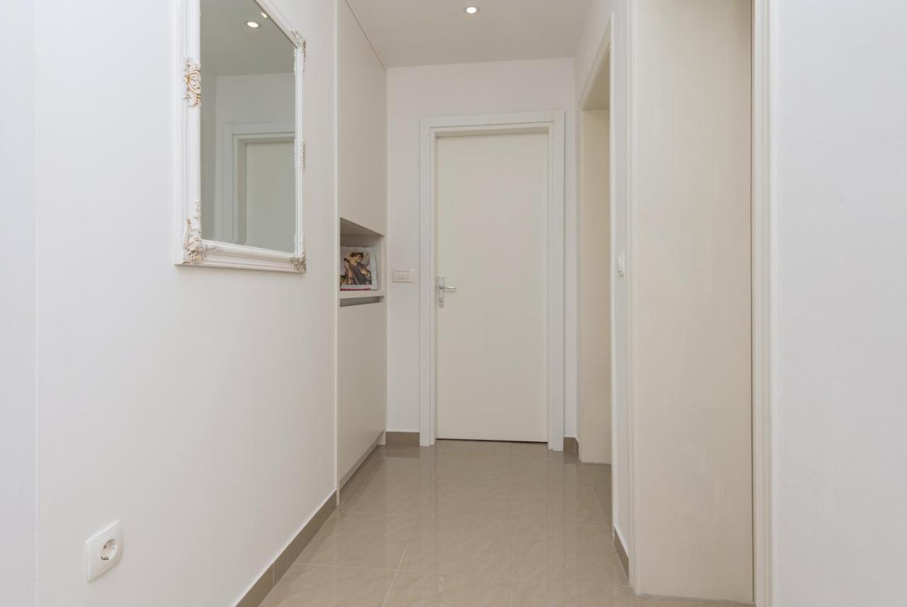 Apartment Strawberry Makarska Exteriör bild