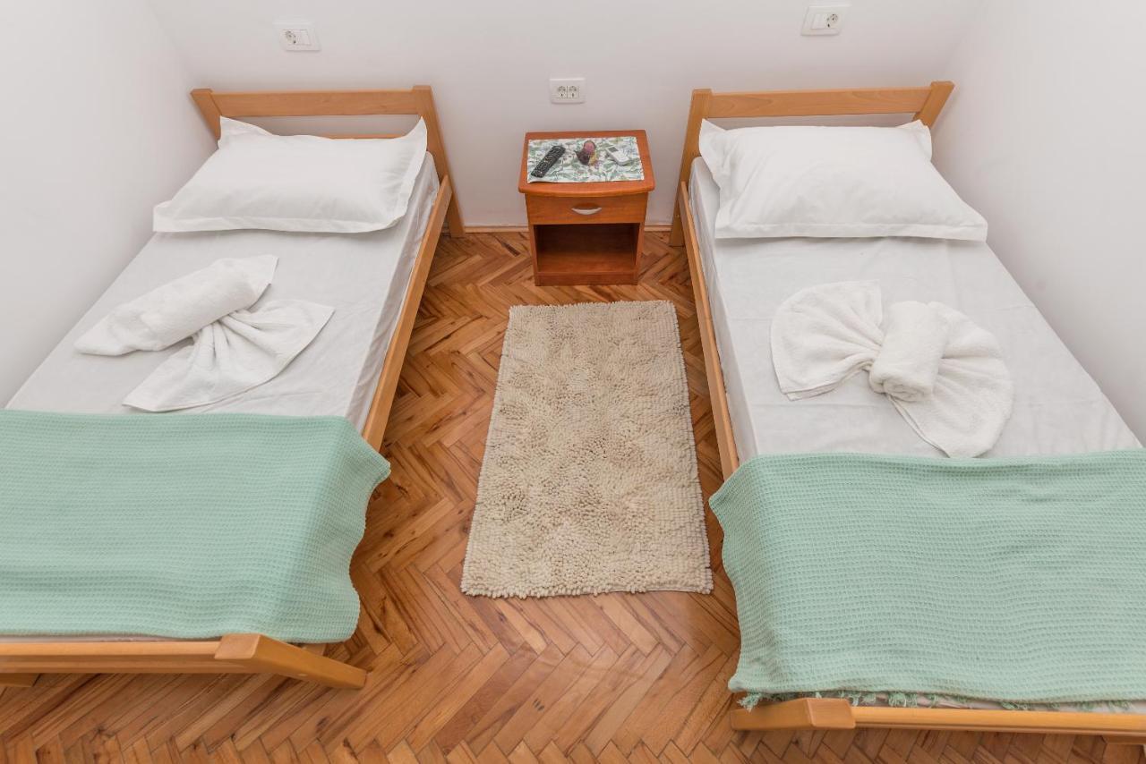 Apartment Strawberry Makarska Exteriör bild