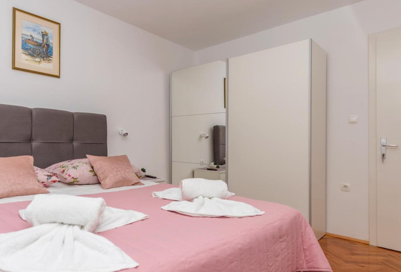 Apartment Strawberry Makarska Exteriör bild