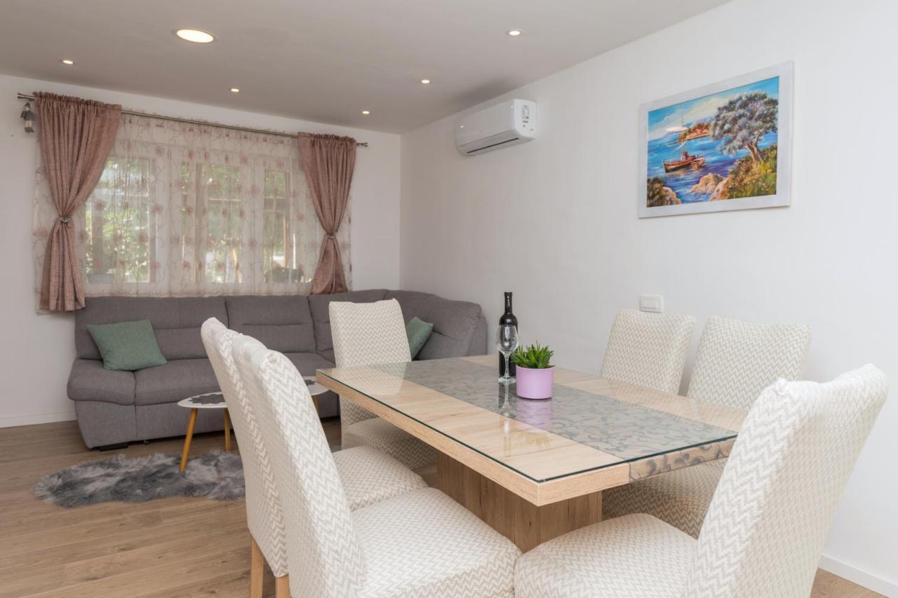 Apartment Strawberry Makarska Exteriör bild